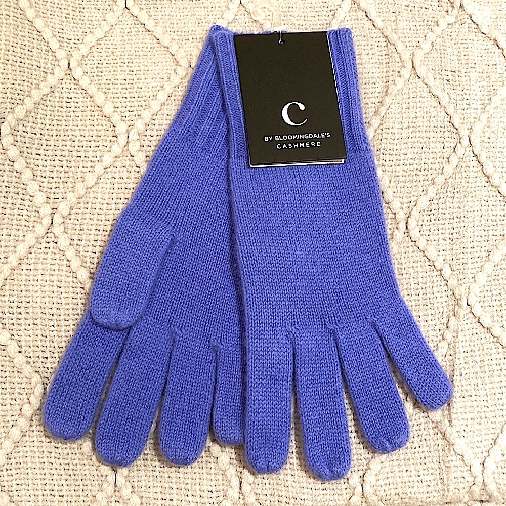 C by Bloomingdale’s blue cashmere gloves